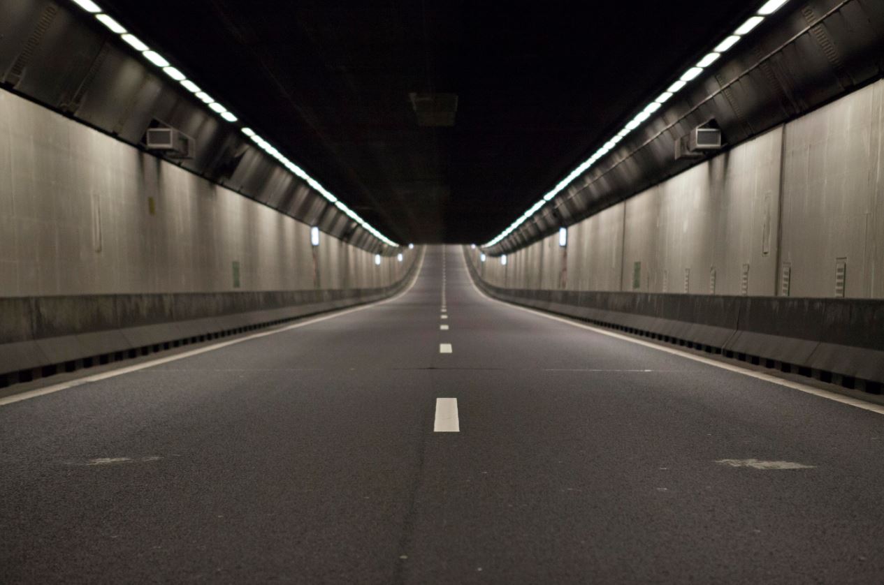 Eenmalige run door de Velsertunnel